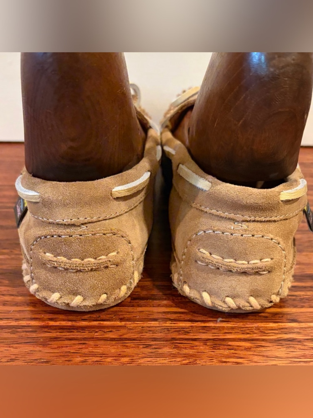 L.L. BEAN Women's Wicked Good Camp Moccasins, Brown Women’s 8 VEUC - Picture 2 of 7